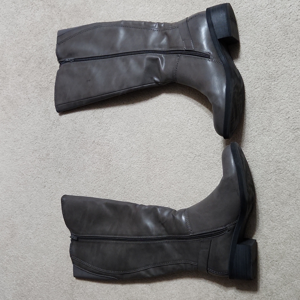 Bare Traps Riding Boot - Size 7.5 -Gray - Picture 3 of 16